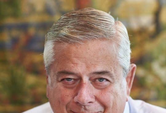 Robert L. Dilenschneider